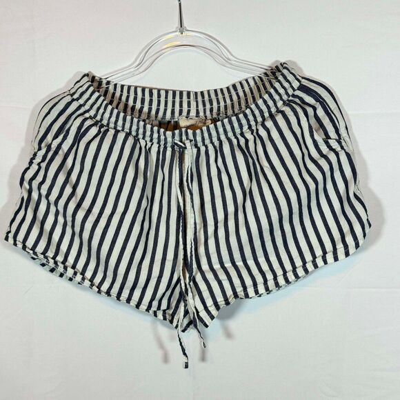 Universal Thread Cotton shorts Navy and white stripes size Small - Picture 1 of 3